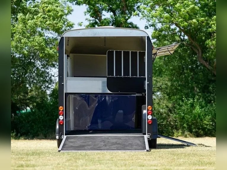 Remorque Cheval Liberté Maxi 3 – avec sellerie et rampe latérale