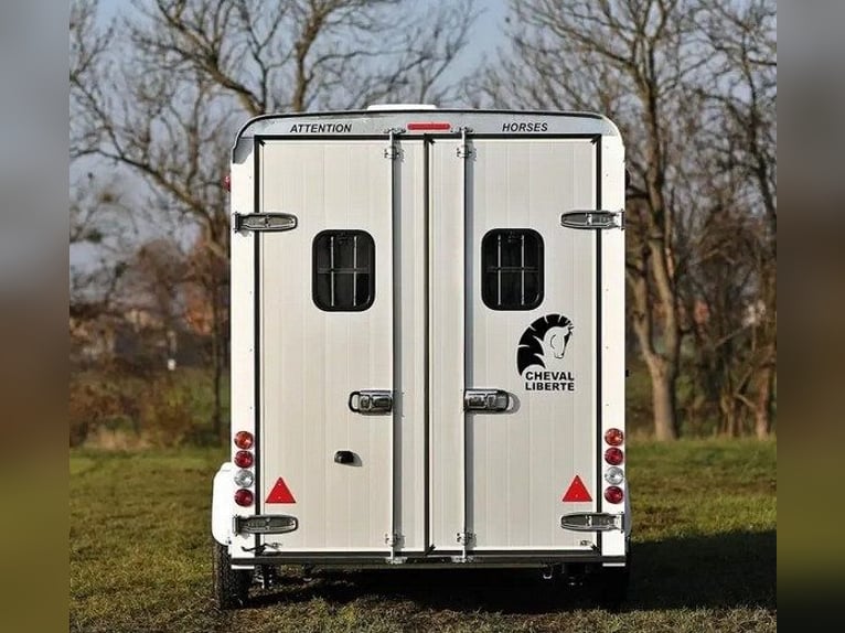 Remorque Cheval Liberté Maxi 3 – avec sellerie et rampe latérale
