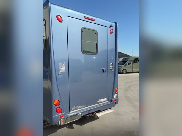 Transporteur de chevaux Renault Theault