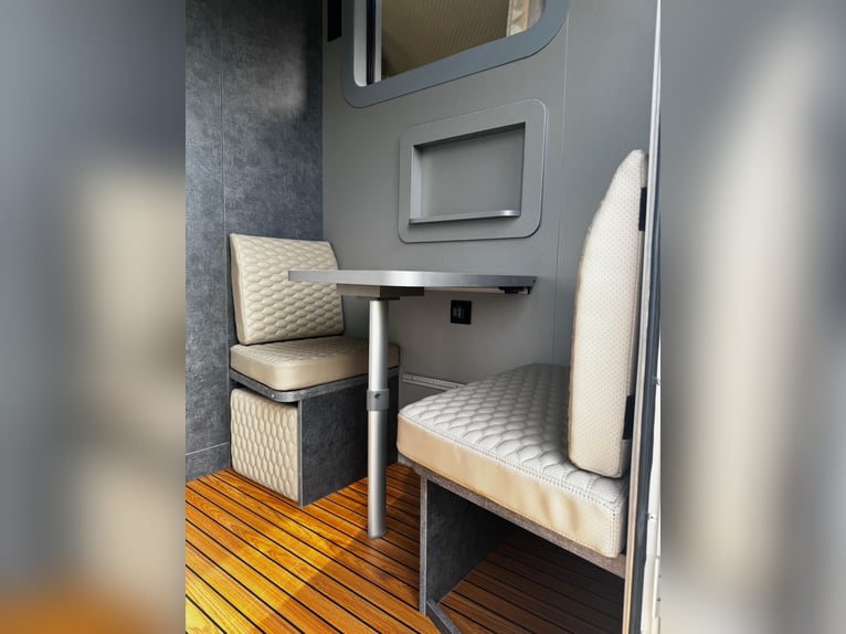 Voiturette Mitsubishi Fuso PRENTKI – fabricant