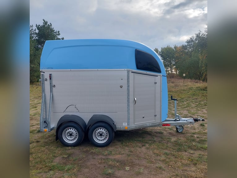 Böckmann Champion R Skylight Pferdeanhänger Aluboden 2,4 t NEU