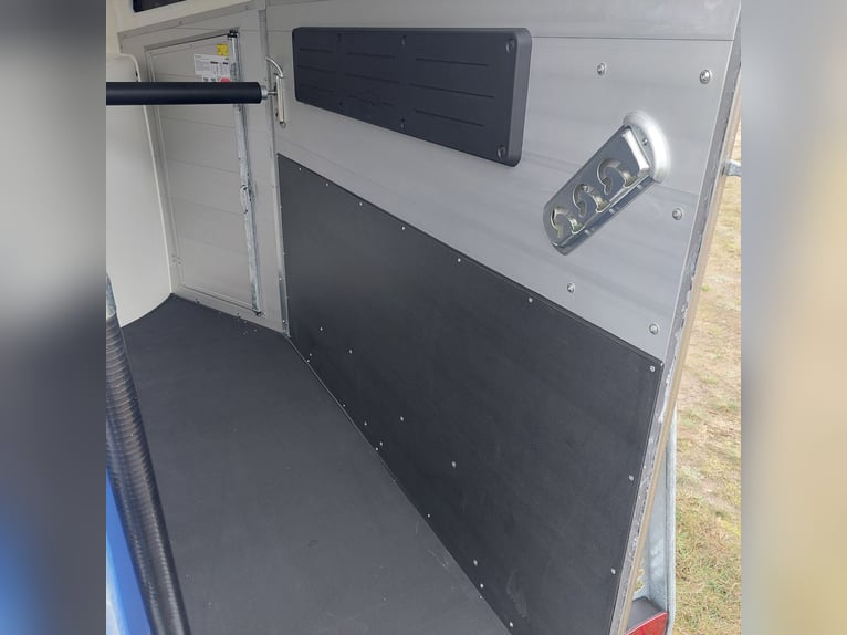 Böckmann Champion R Skylight Pferdeanhänger Aluboden 2,4 t NEU