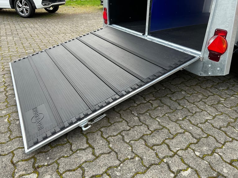 Humbaur Pferdeanhänger Xanthos 2400 2,4t Sattelkammer 100km/h Dark Blue