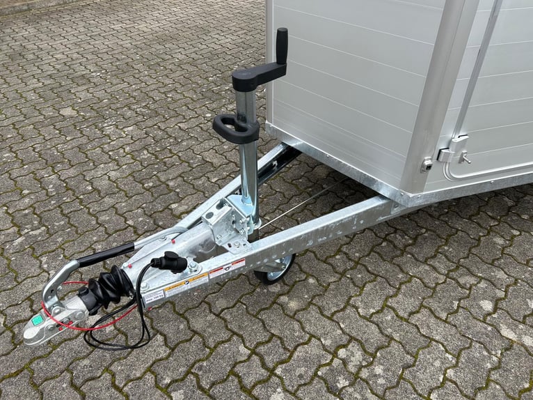 Humbaur Pferdeanhänger Xanthos 2400 2,4t Sattelkammer 100km/h Dark Blue