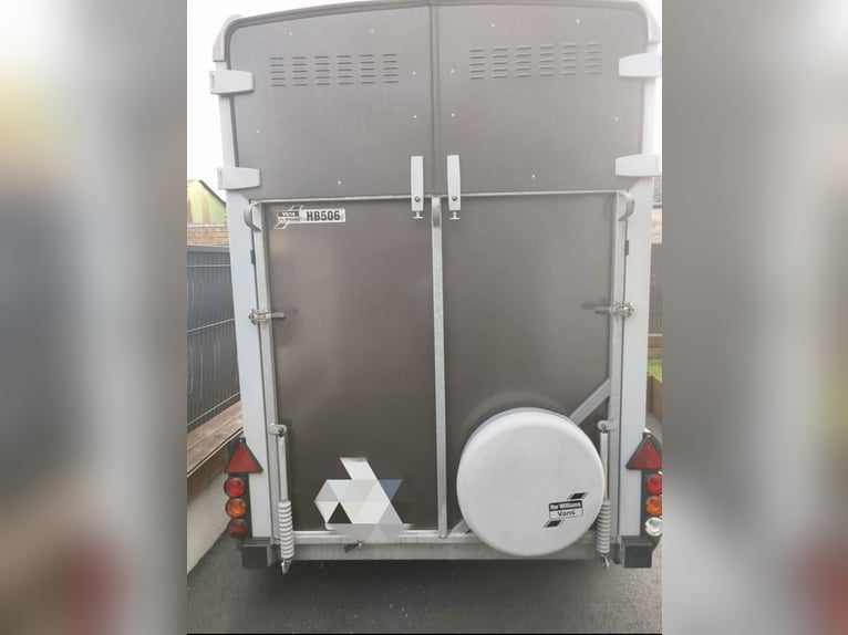 Van Ifor Williams HB506