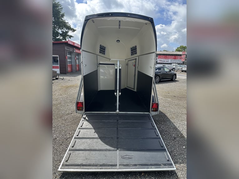 Remorque pour chevaux Böckmann Duo EspriT en argenté et noir avec homologation 100 km/h