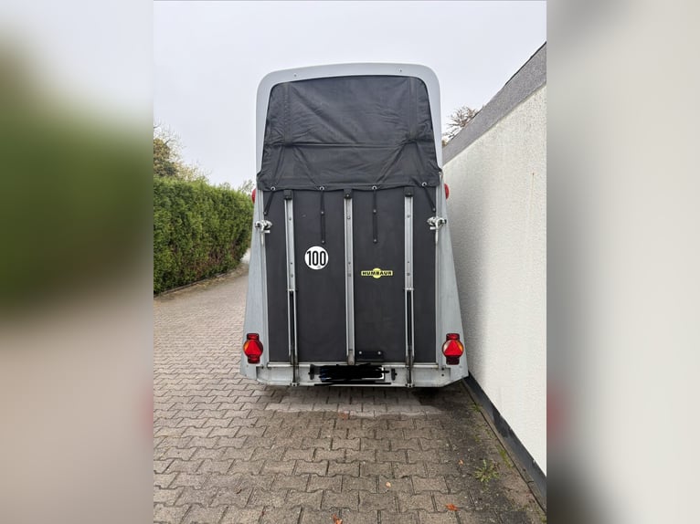 Van 1,5 cheval Humbaur Straße
