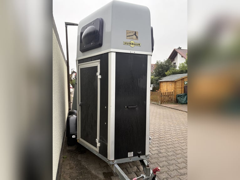 Van 1,5 cheval Humbaur Straße