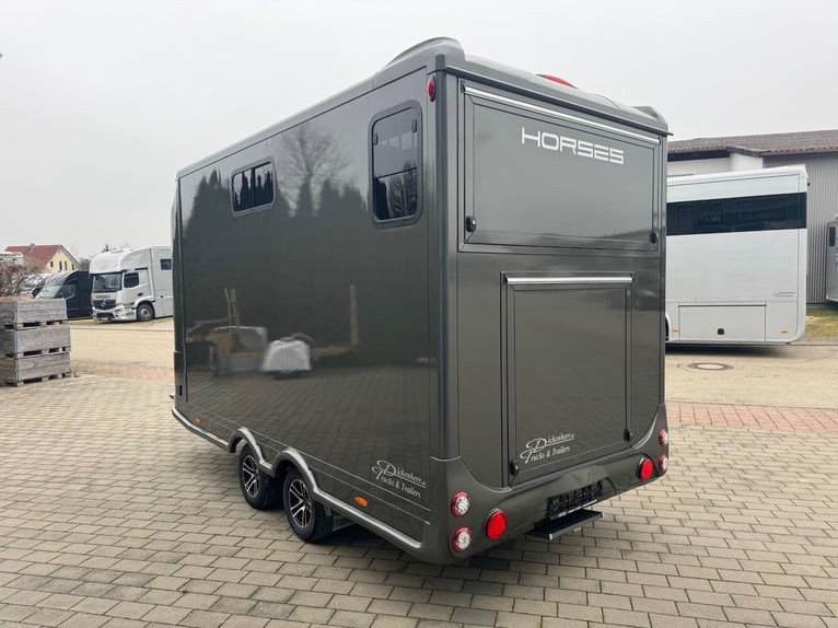 Pferdeanhänger Pferdetransporter DT Trailer 2 Pferde mit Wohnung/Sattelschrank Viehtransporter