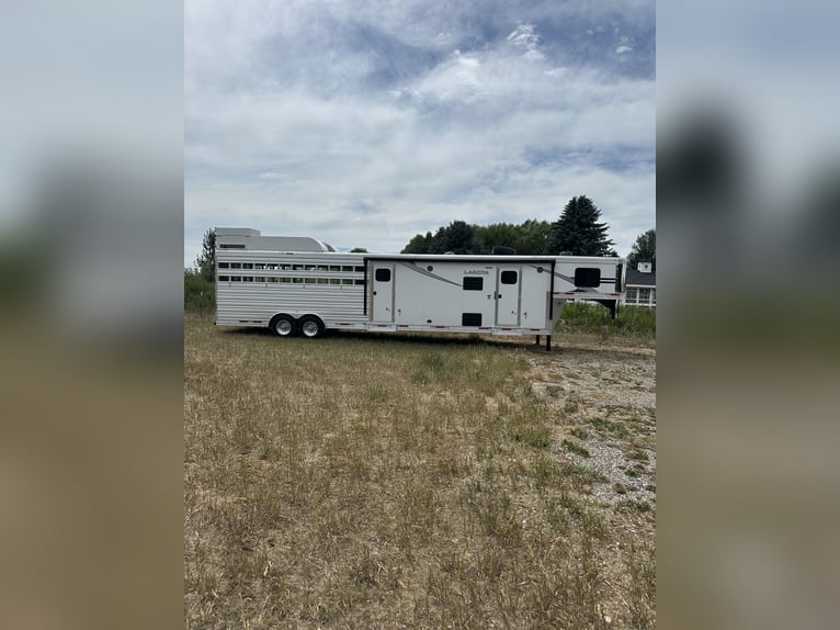 Remorque de stock Lakota Charger 2025 de 16 pieds avec habitations - 89 000 $