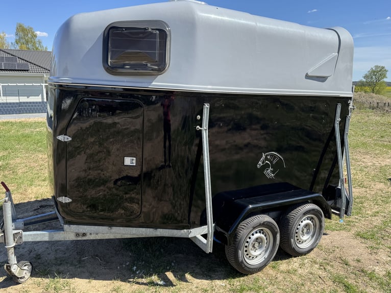 Remorque pour deux chevaux en excellent état à vendre