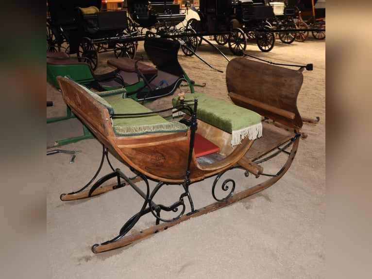 Calèche pour chevaux, carrosse, traîneau, ancien, décoration, historique