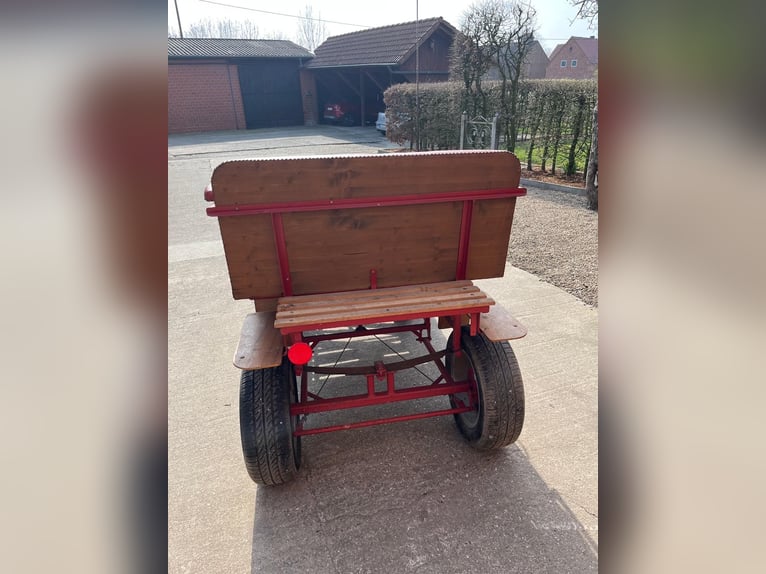 Carrosse et harnais pour épandeur en excellent état