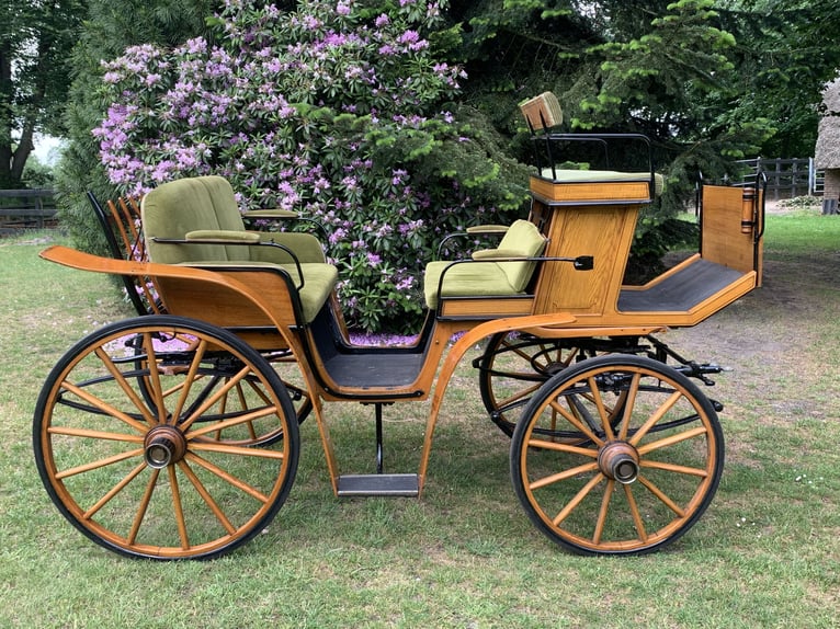 Carrosse de mariage pour six personnes