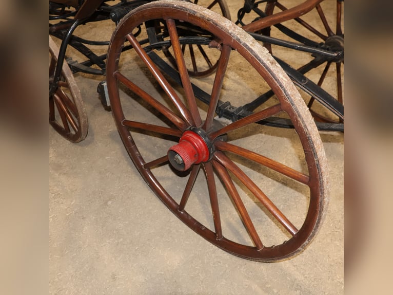 Gäuwägerl en état d'origine, attelage simple ou double, voiture historique