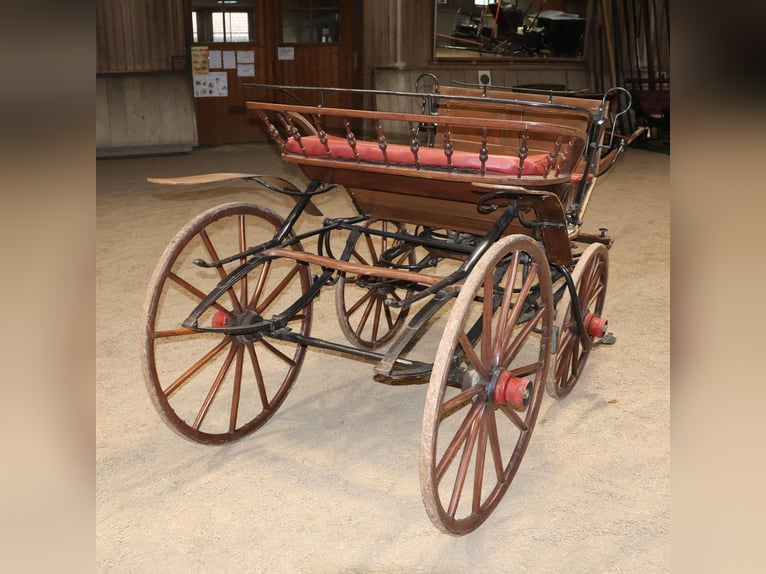 Gäuwägerl en état d'origine, attelage simple ou double, voiture historique