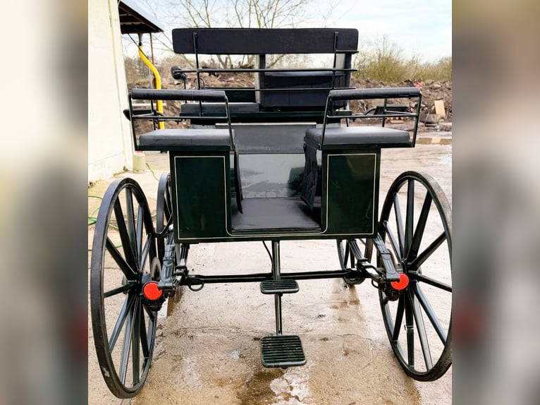 Carrosse de dressage Kühnle / Voiture d'attelage pour dressage