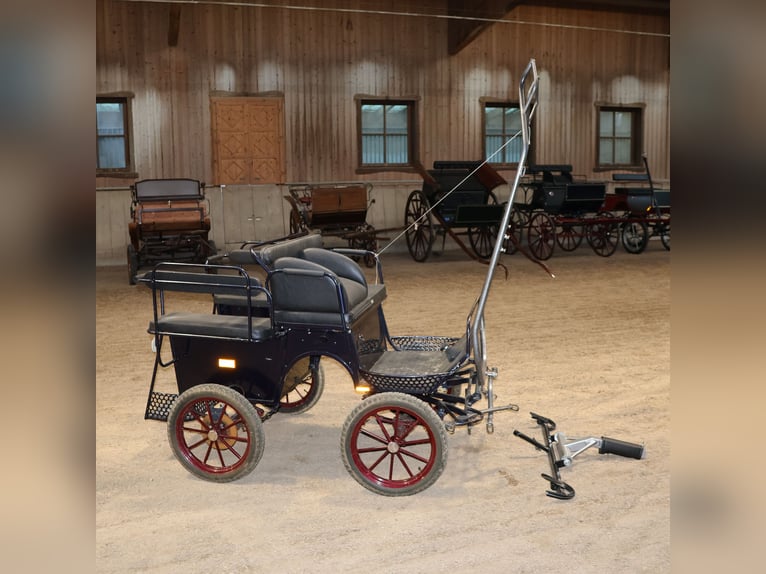 Kühnle Wagonette Kleinpferde Ein/Zweispänner Kutsche