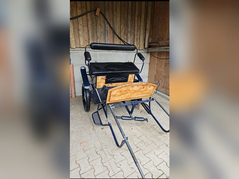 Vends un joli trotteur.