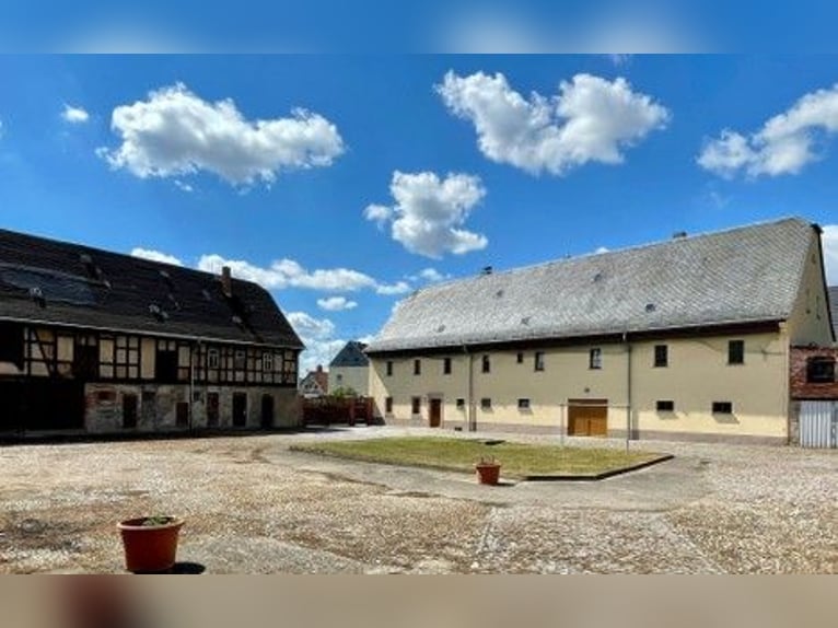 Antiguo establo de cuatro lados con un potencial de desarrollo único: finca ecuestre, complejo turís