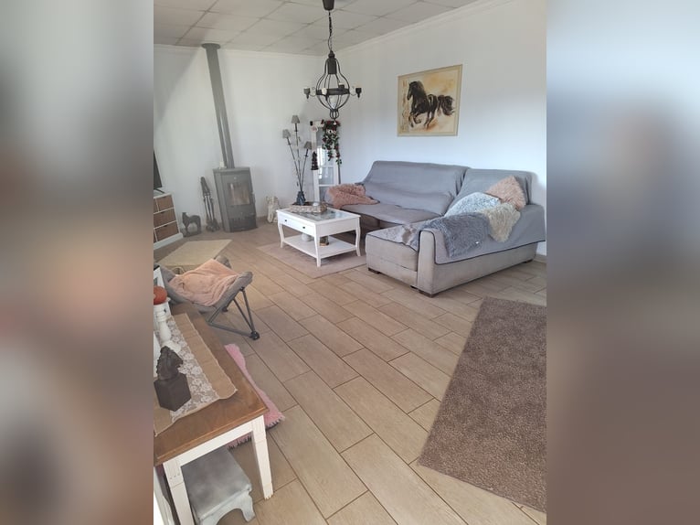 BEAUTIFUL COUNTRYHOUSE FOR LIVING WITH HORSES - WUNDERSCHÖNES LANDHAUS ZUR PRIVATEN PFERDEHALTUNG