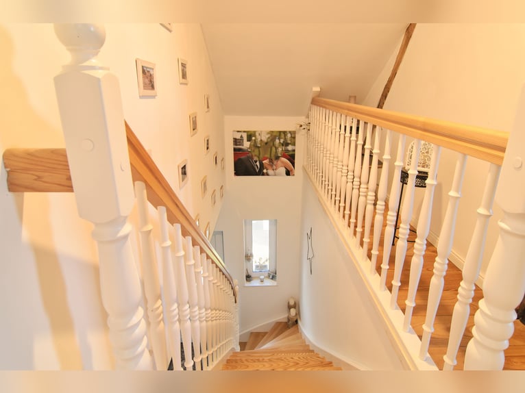 Casa unifamiliar completamente reformada con posibilidad de mantener caballos en Oberkrämer