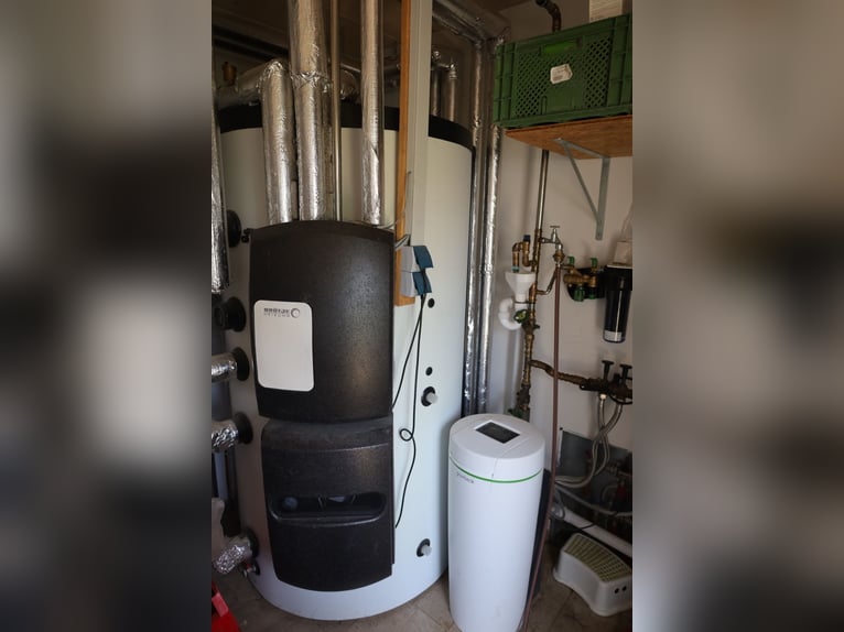 Casa unifamiliar de nueva construcción con 2,5 viviendas *crianza de caballos* 1.786 m² *sin comisió