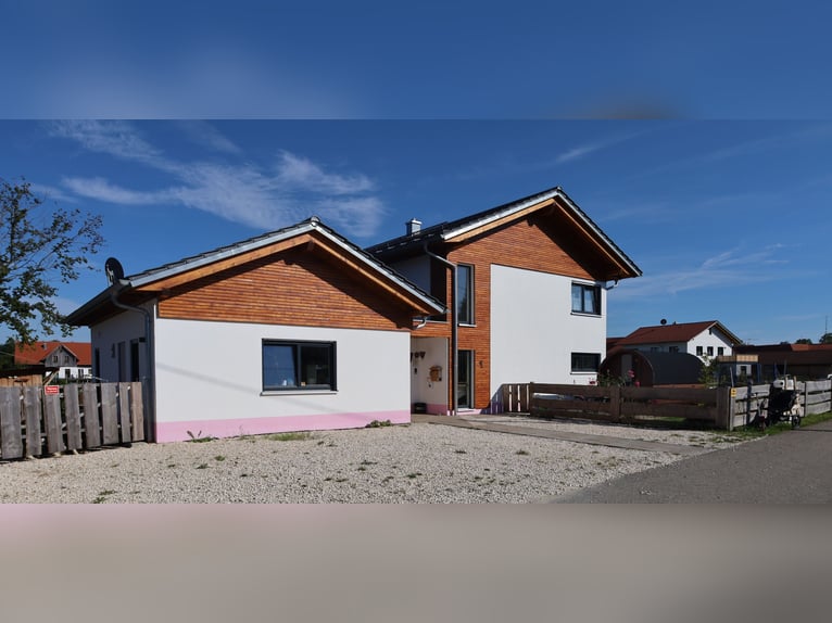 Casa unifamiliar de nueva construcción con 2,5 viviendas *crianza de caballos* 1.786 m² *sin comisió