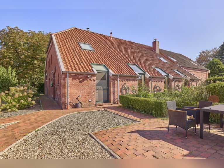 Denkmalgeschützter Gulfhof mit privater Pferdehaltung und Ferienwohnungen in Ostfriesland!