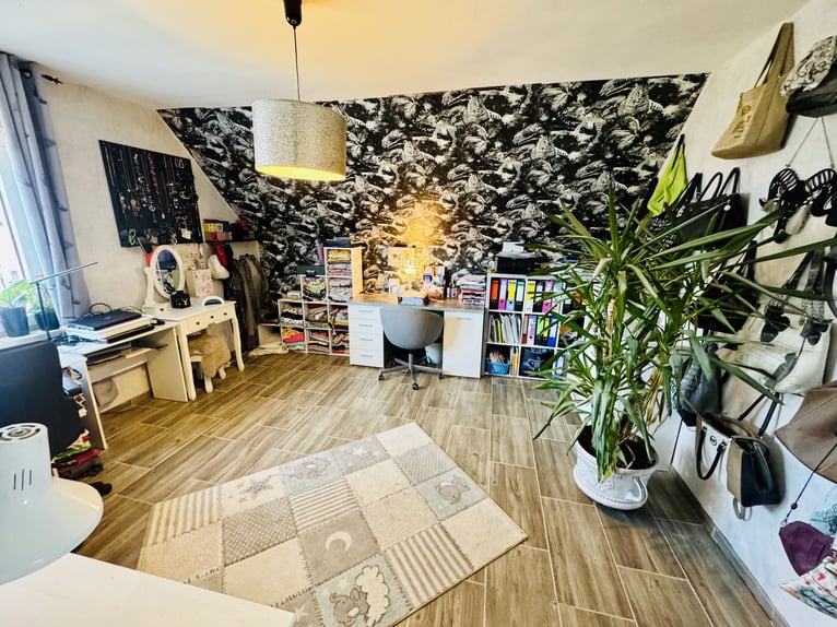 Einfamilienhaus mit Pferde- bzw. Tierhaltung und weiteren Nutzungsmöglichkeiten