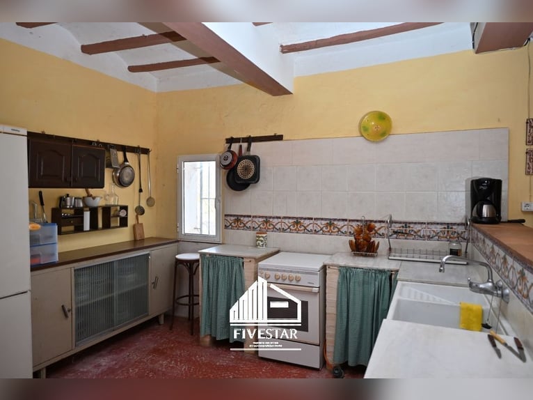 Encantadora finca para amantes, ideal para la cría de caballos