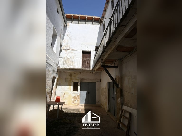 Encantadora finca para amantes, ideal para la cría de caballos