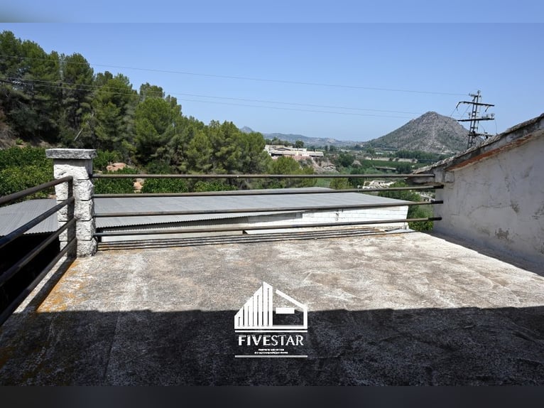 Encantadora finca para amantes, ideal para la cría de caballos