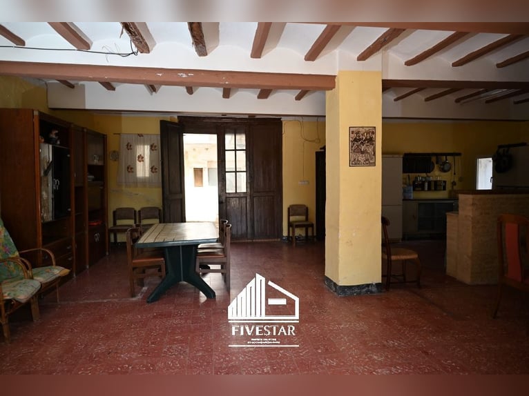 Encantadora finca para amantes, ideal para la cría de caballos