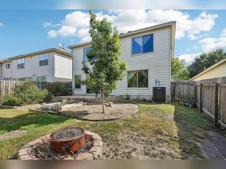 Esta hermosa propiedad de 4 habitaciones y 3 baños en venta a un precio accesible.