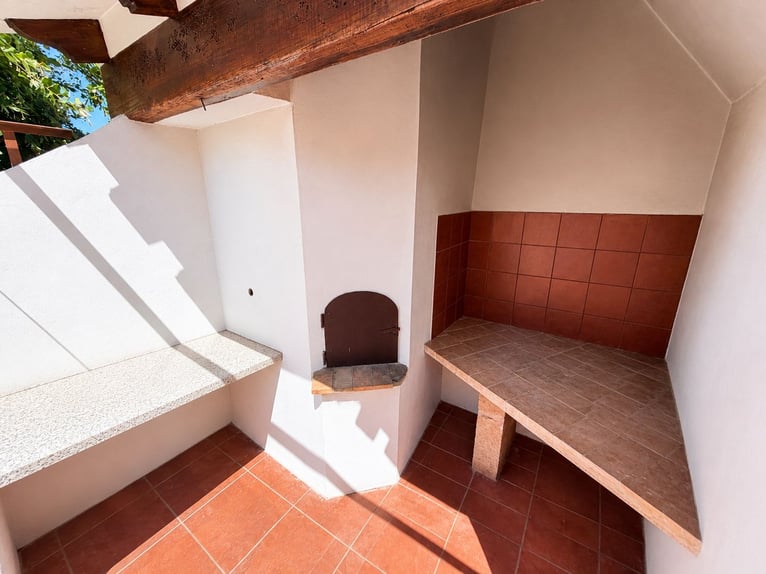 Exclusivo chalet de 400 m² en dos alturas con finca de 12.000 m² y instalaciones ecuestres - Dénia