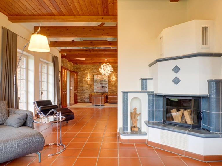 Exklusives Anwesen mit ca. 460m² WFL, Stallungen Reitplatz, Nebengebäuden, ca. 25.000m² Land