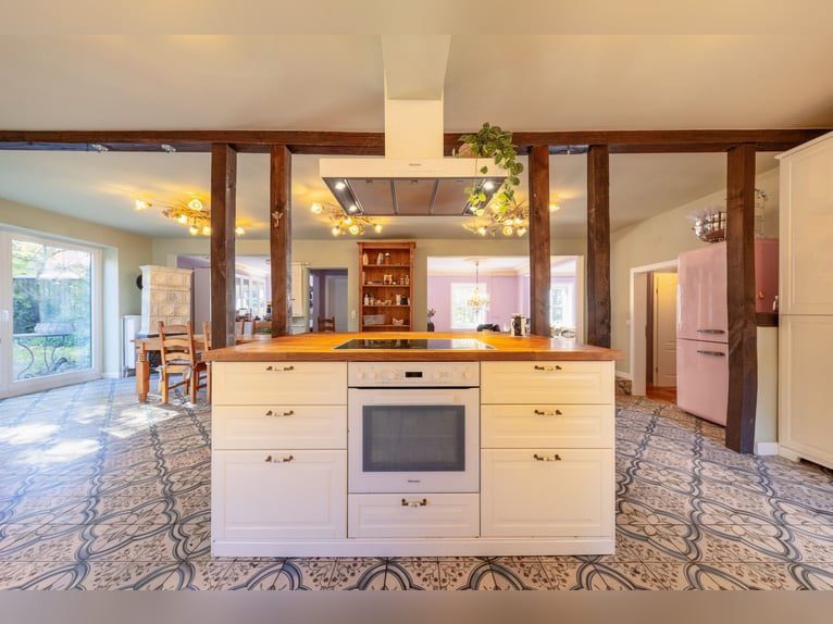 Exklusives Reitsportanwesen nahe Hamburg - 43 Hektar & neue Reithalle!