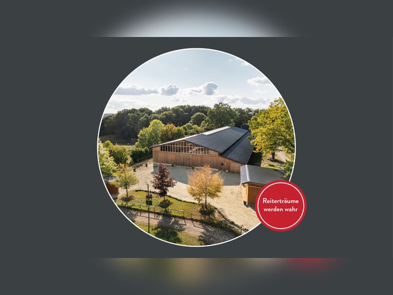 Exklusives Reitsportanwesen nahe Hamburg - 43 Hektar & neue Reithalle!