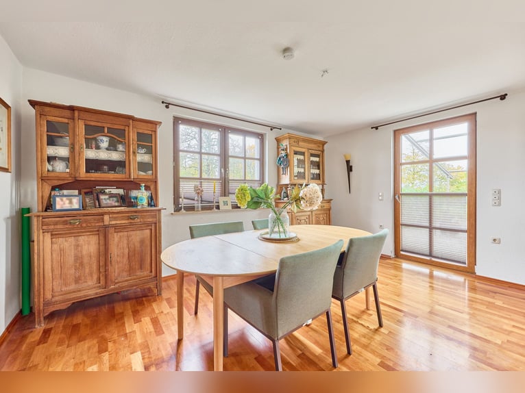 Finca ecuestre en ubicación aislada en el distrito de Main-Kinzig en venta, con una gran casa de cam