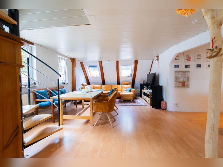 Hermoso centro ecuestre con aproximadamente 7,5 hectáreas de extensión, pista cubierta, paddock de e