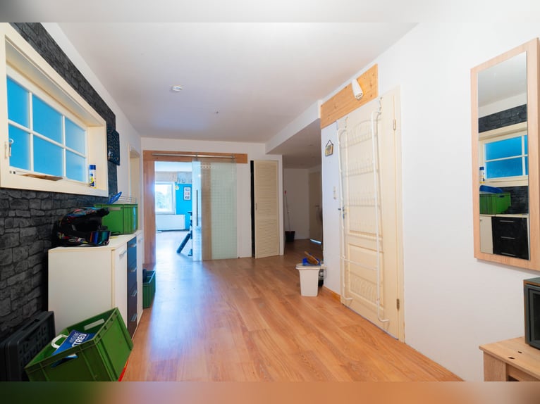 Hermoso centro ecuestre con aproximadamente 7,5 hectáreas de extensión, pista cubierta, paddock de e