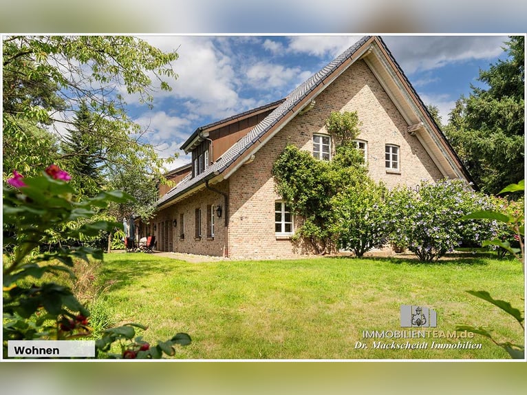 Hermoso conjunto ecuestre en ubicación aislada en Renania del Norte-Westfalia, Alemania