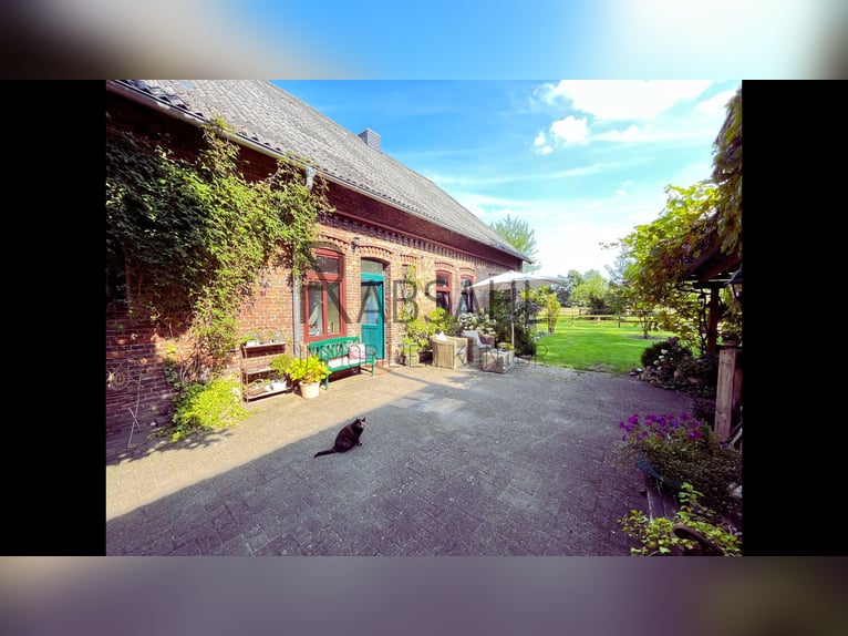 Hofensemble mit ausgebauter Tenne und 1,6ha Land direkt am Haus! Genehmigte Pferdehaltung!