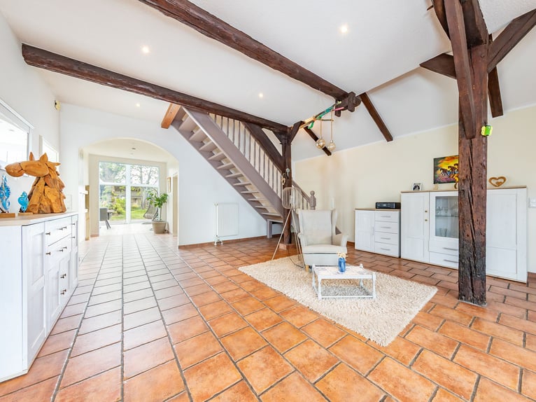 ¡Increíble finca ecuestre con excelente conexión cerca de Oldenburg!