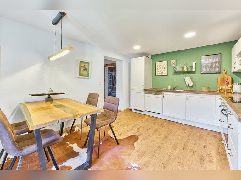 Pferdeimmobilie in Bayern kaufen im Landkreis Deggendorf - Schickes Landhaus mit Außenpool inklusive