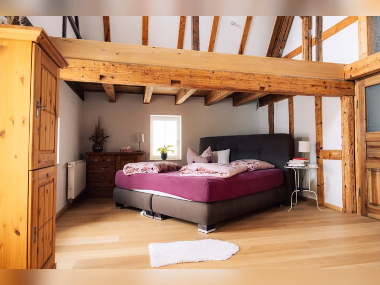 Propiedad excepcional protegida por su valor histórico, ideal para personas que buscan algo único. P