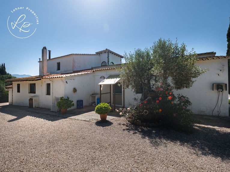 Reitanwesen mit Wohnhaus in Spanien, an der Costa Brava, nur 10 Minuten von den Stränden entfernt.