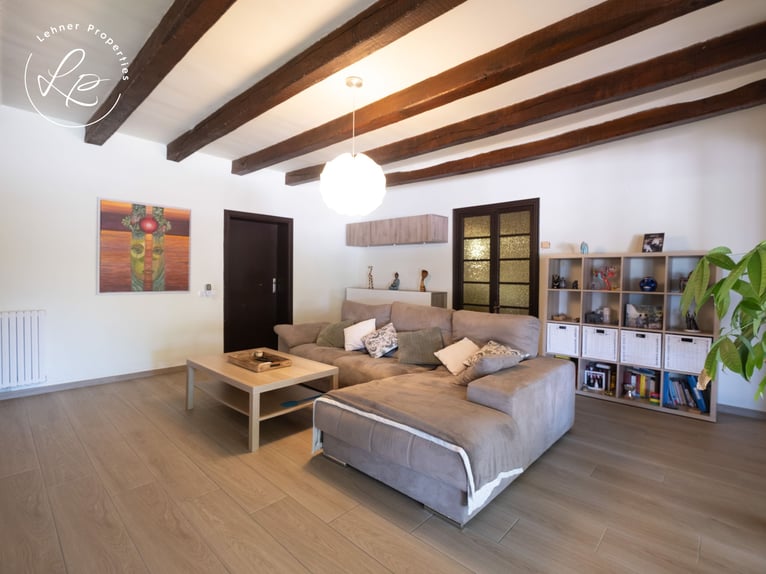 Reitanwesen mit Wohnhaus in Spanien, an der Costa Brava, nur 10 Minuten von den Stränden entfernt.