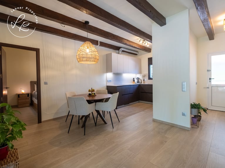Reitanwesen mit Wohnhaus in Spanien, an der Costa Brava, nur 10 Minuten von den Stränden entfernt.